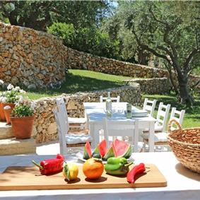 5 bedroom luxury villa with infinity pool, sea views and tennis court near Chania, sleeps 10